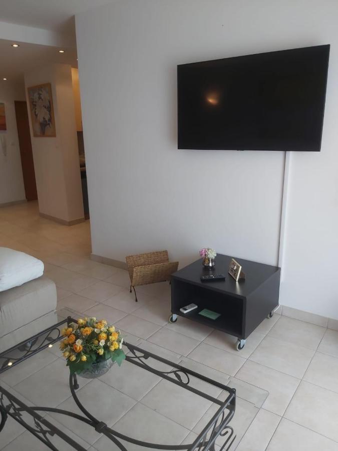 Villa Seaview With Pool - Apartment Yellow Трогір Екстер'єр фото
