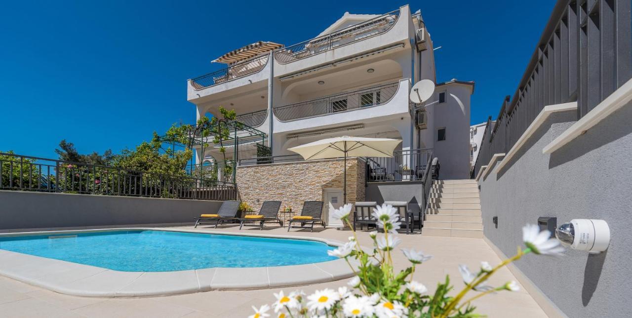Villa Seaview With Pool - Apartment Yellow Трогір Екстер'єр фото